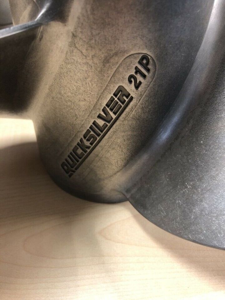 QuickSilver 21P Volvo Penta DPS Propeller