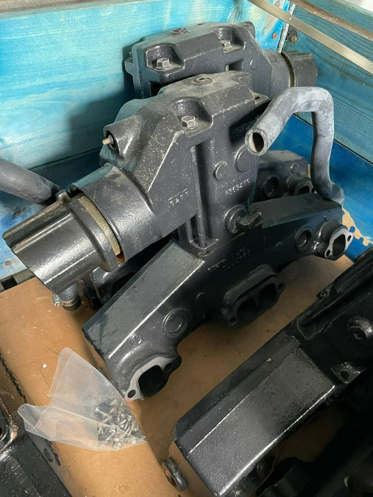 Original Volvo Penta Auspuff Manifold und Riser