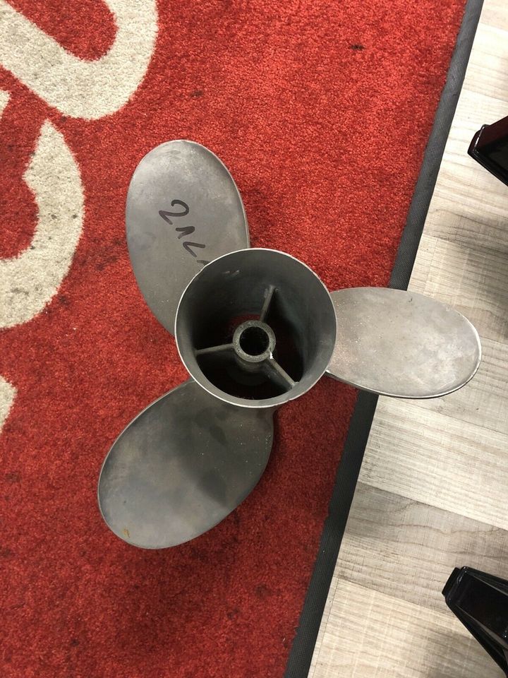 Mercruiser QuickSilver Mirage 21 P LH Propeller