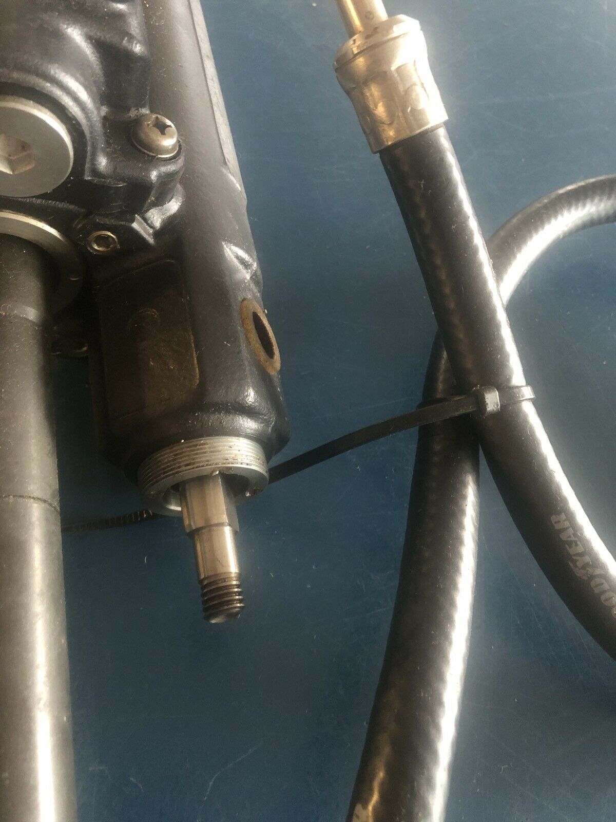 Volvo Penta Lenkzylinder 290